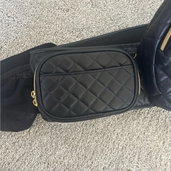 ⭐️Tushbaby⭐️ Black Vegan Leather Hip Carrier - Picture 2 of 10